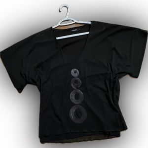 BLACK LILIBLEU SHEER SHORT SLEEVE WITH MAT SEQUENCE FRONT